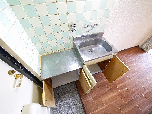 パインハイツ桜井のキッチン|コンパクトなキッチンで掃除もラクラク