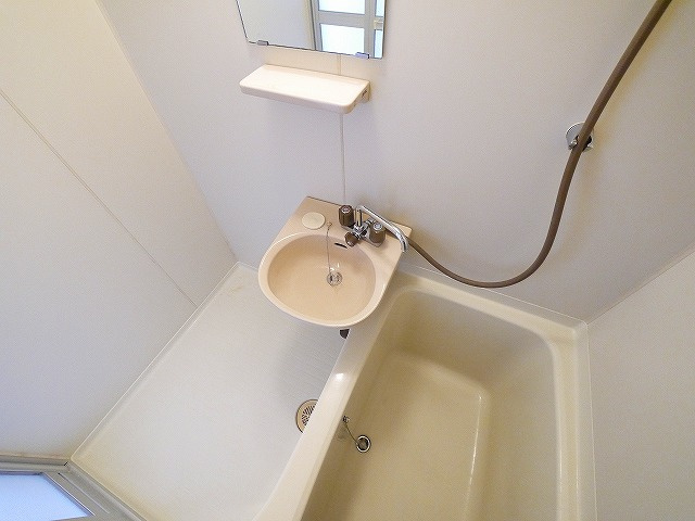 パインハイツ桜井の浴室|落ち着いた空間のお風呂です