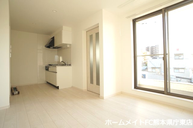 熊本市中央区坪井５丁目のアパートの居間・リビング