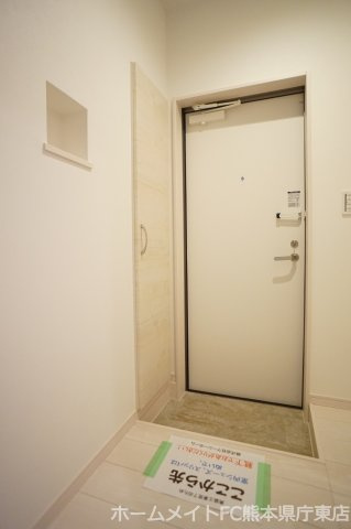 REGALESTプルミエール坪井の玄関