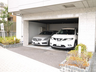 【駐車場】
