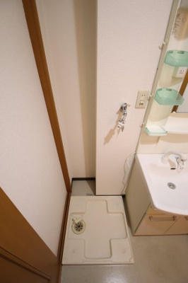 【設備】 | ラフォーレ金剛 | 室内洗濯機置場