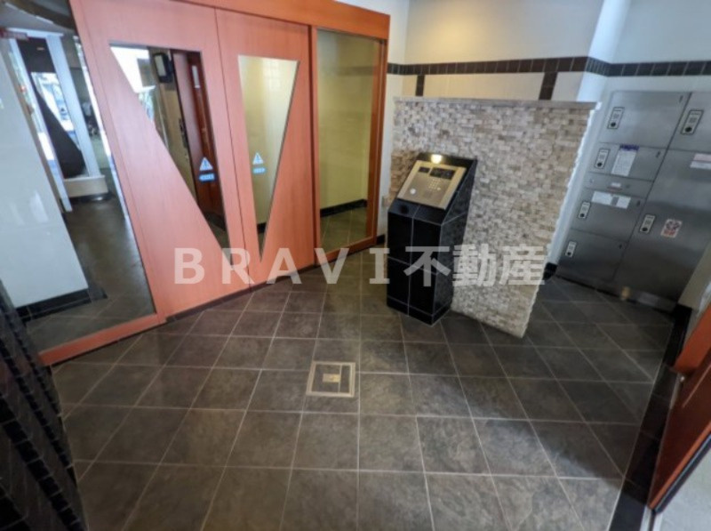 ZERO ONE谷町 BRAVI不動産のエントランス|【ZERO ONE 谷町】毎日通るエントランスはこのようになっています