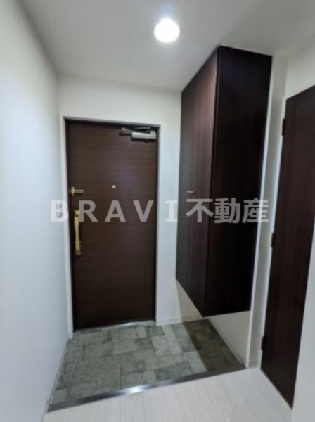 ZERO ONE谷町 BRAVI不動産の玄関|【ZERO ONE 谷町】おしゃれで使いやすい玄関です