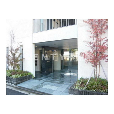 【エントランス】 | カーサ・ポルトーネ | 落ち着いたエントランスです