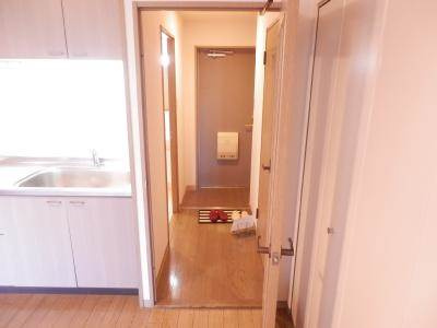 エルカーサーの内装|廊下