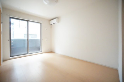 【居間・リビング】 | リヴェール | ※同物件・同タイプの写真です。