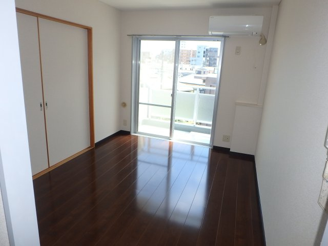 キャッスルコンフォートの居間・リビング|他のお部屋の参考写真となります。