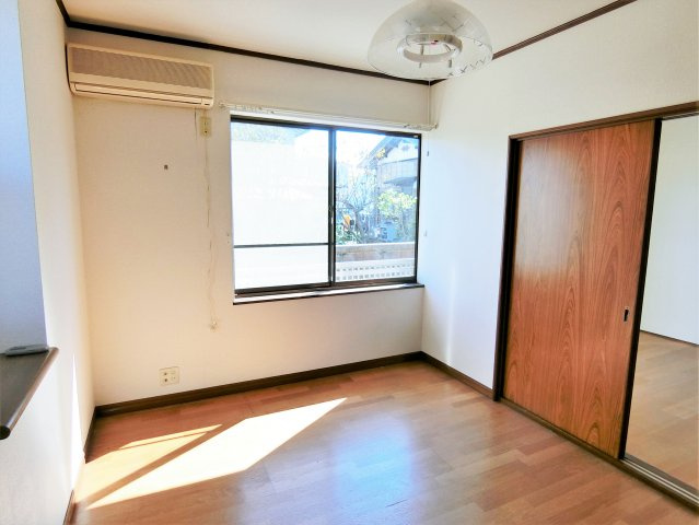 鷲巣ドリームハイツの洋室