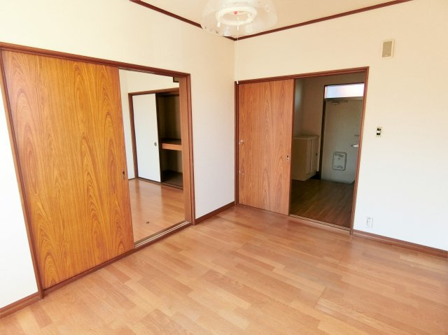 鷲巣ドリームハイツの洋室