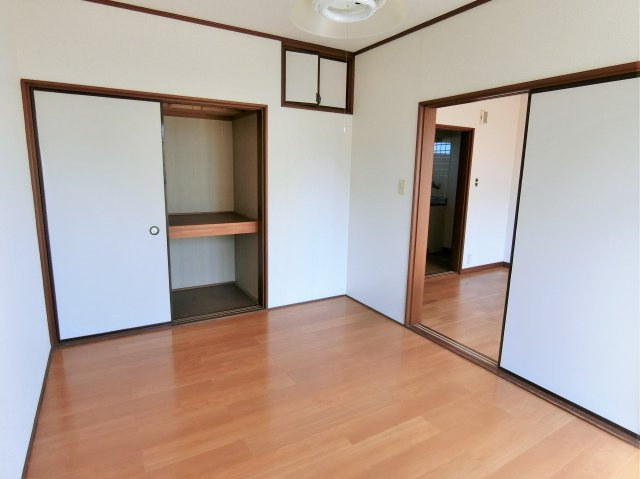 鷲巣ドリームハイツの洋室