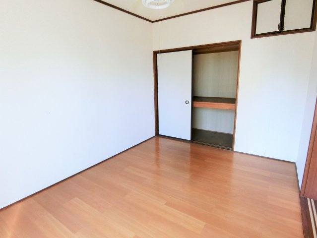 鷲巣ドリームハイツの洋室