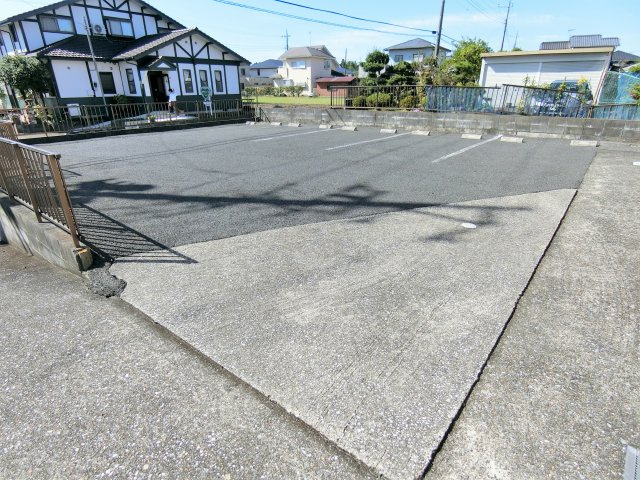 鷲巣ドリームハイツの駐車場