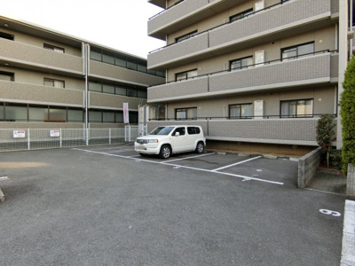 【駐車場】 | ヴィラシャリテ