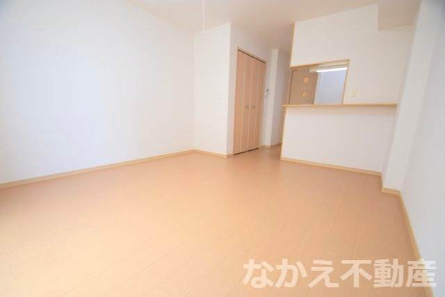 【居間・リビング】 | こちらの居間で趣味の時間をお楽しみください