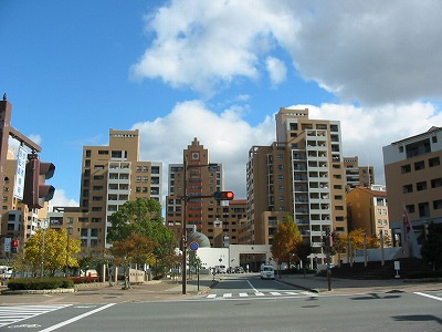 三田カルチャータウン・リフォレＧ棟の外観