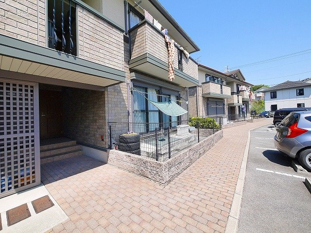 ガーデンパークBのその他共用部分|きれいな共用通路です