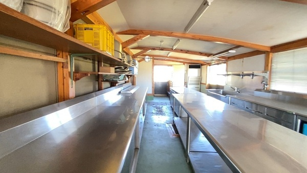 御坊駅近く　元料理店　土地226坪の内装|倉庫