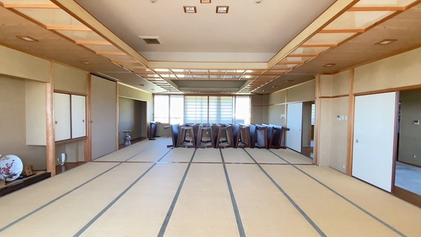 御坊駅近く　元料理店　土地226坪の和室|２階客間　４２帖
