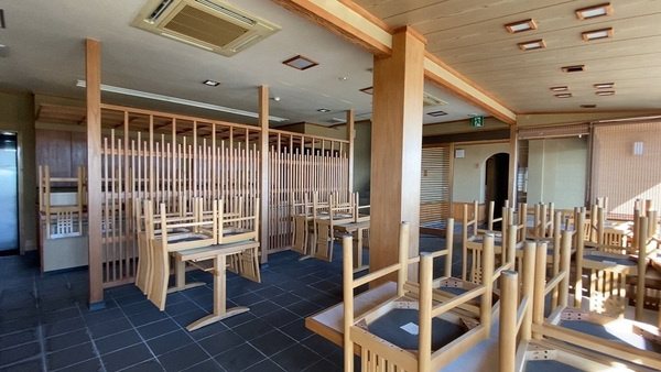 御坊駅近く　元料理店　土地226坪の内装|客間