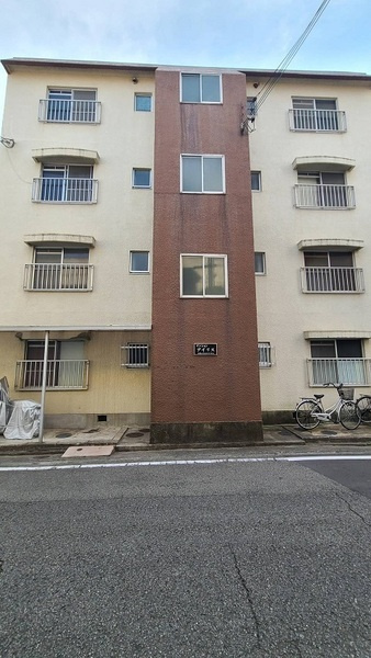 和歌山市吉田の一棟マンションの外観