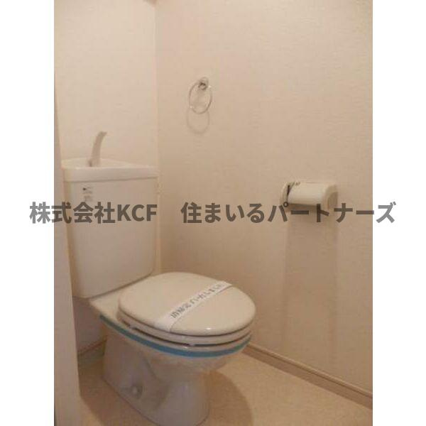 プライマリー久留米津福駅前のトイレ|落ち着いた色調のトイレです