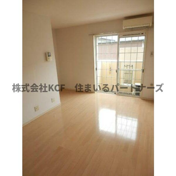 プライマリー久留米津福駅前の内装|明るい室内です