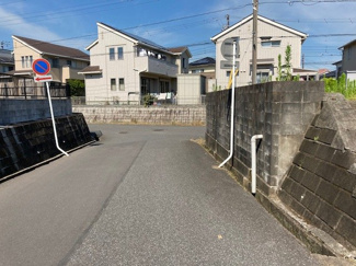 【前面道路含む現地写真】 | 木更津市清見台東　土地　木更津駅 | 清見台東　土地　木更津駅　北西側道路西側から東側へ向かって撮影