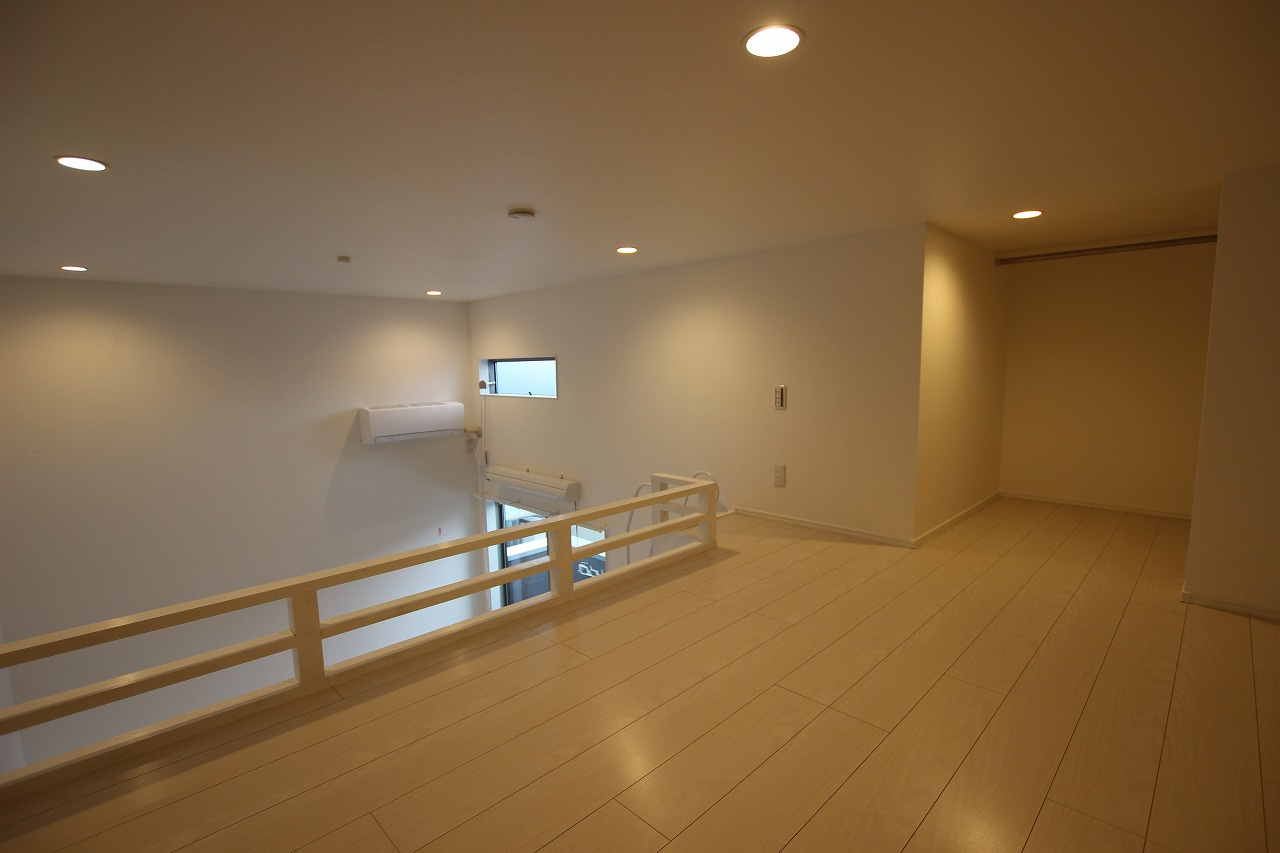 エルサチの洋室