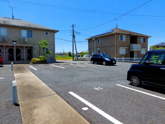 ロイヤルスクエア Dの駐車場