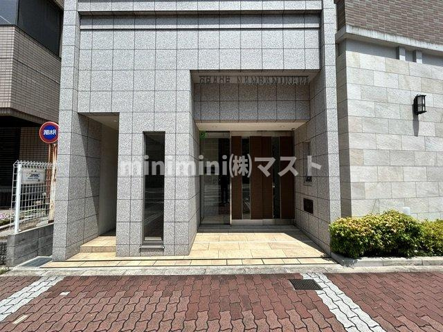グレイス難波南のエントランス