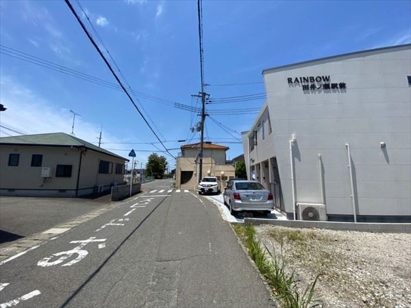 和歌山市岩橋の一棟アパートの前面道路含む現地写真