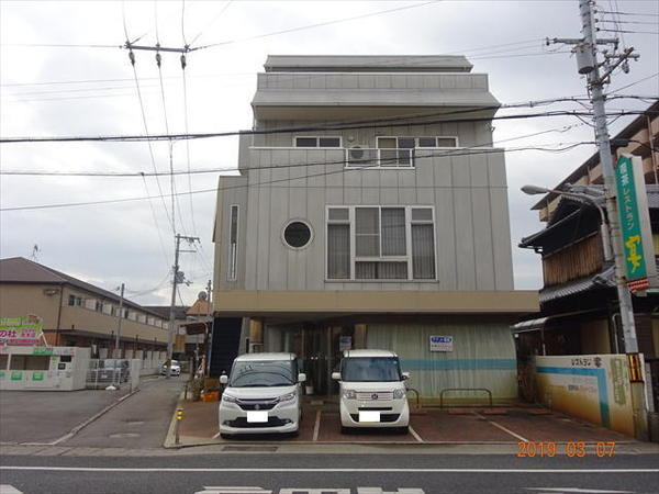 和歌山市中之島の店付住宅