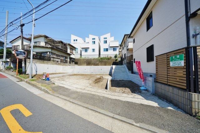 【横浜市保土ケ谷区常盤台62-5新築戸建てA号棟】（常盤台小学校・保土ヶ谷中学校）の外観|相鉄新横浜線「羽沢横浜国大」駅より徒歩約9分の立地。