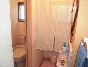 あわら市谷畠　中古住宅のトイレ