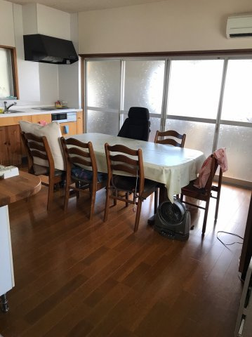 あわら市谷畠　中古住宅の居間・リビング