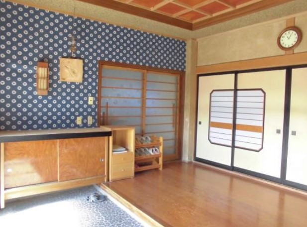 あわら市谷畠　中古住宅の玄関