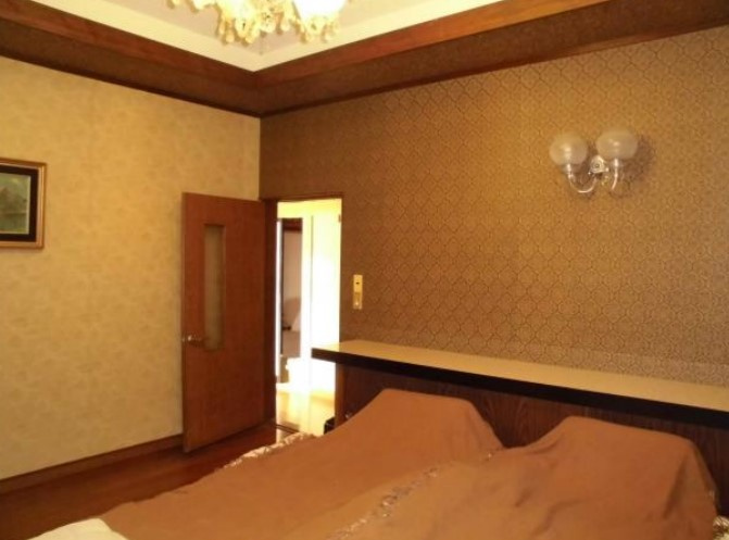 あわら市谷畠　中古住宅の洋室