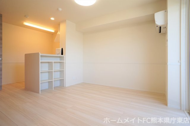 熊本市東区下南部１丁目のアパートの居間・リビング