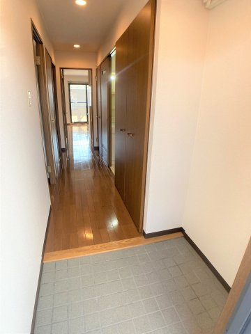 G.Aあおやまの玄関