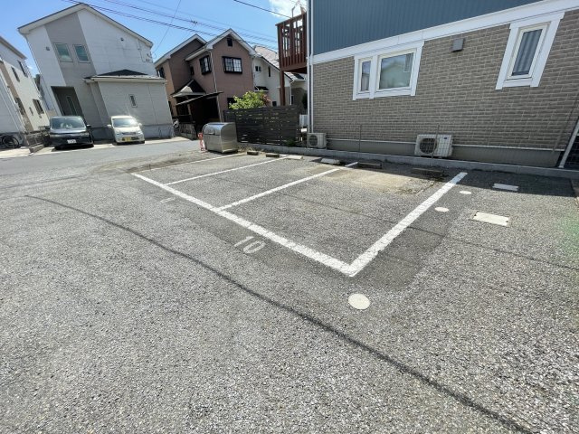 エステートピアグレイスの駐車場