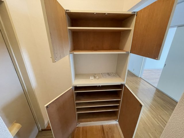 エステートピアグレイスの玄関