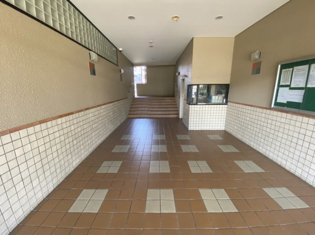 グラン・ドムール交野のエントランス|■綺麗にしているエントランスです♪♪