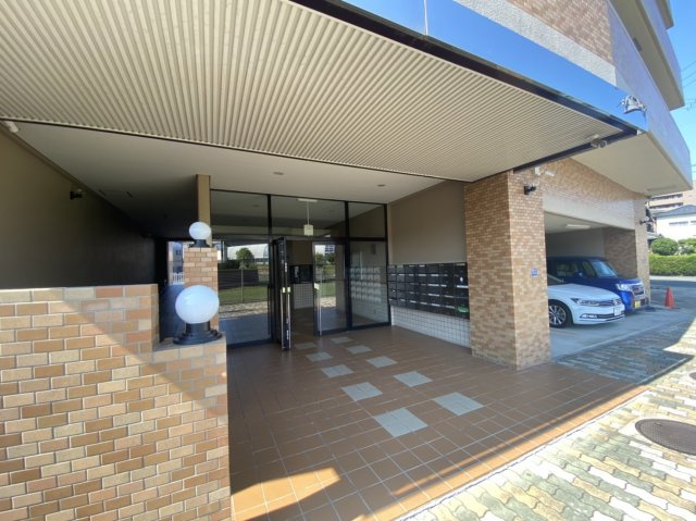 グラン・ドムール交野のその他共用部分|■監視カメラのある入口共用部です♪♪