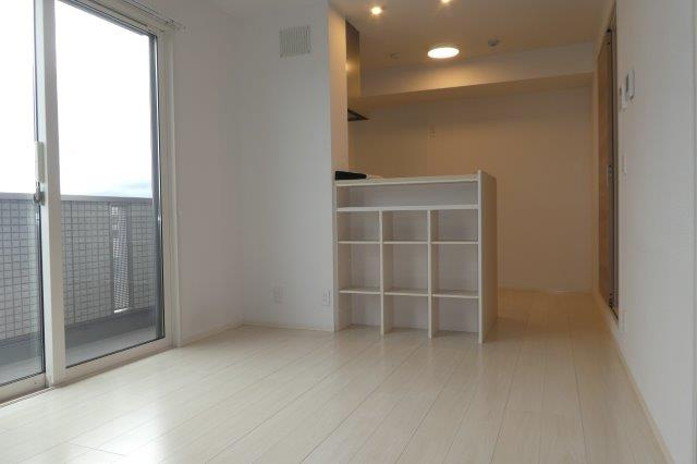 アステール白楽町の居間・リビング