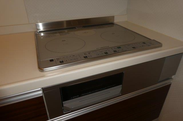 アステール白楽町のキッチン|IHコンロ付き