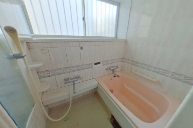 ５９０９７　岐阜市切通中古戸建ての浴室