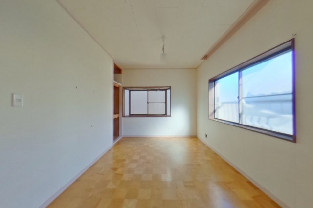 ５９０９７　岐阜市切通中古戸建ての洋室
