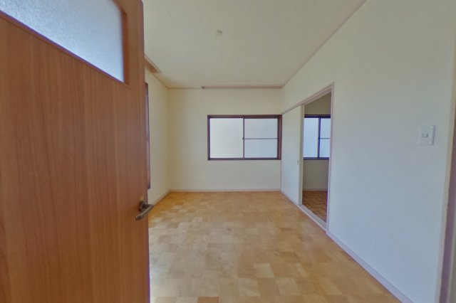 ５９０９７　岐阜市切通中古戸建ての洋室