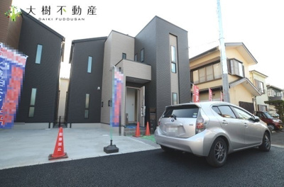 【前面道路含む現地写真】 | 海老名市中野2丁目　新築戸建て　全２棟　【仲介手数料無料】